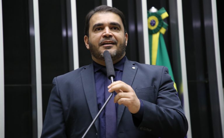 Deputado Delegado Marcelo Freitas (União-MG) fala no Plenário da Câmara dos Deputados