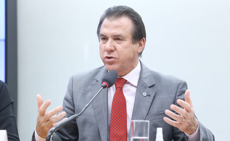 Audiência Pública - Projeto de Lei Complementar 12/2024 - Relação de trabalho intermediado por empresas operadoras de aplicativos de transporte. Ministro do Trabalho do Brasil, Luiz Marinho.