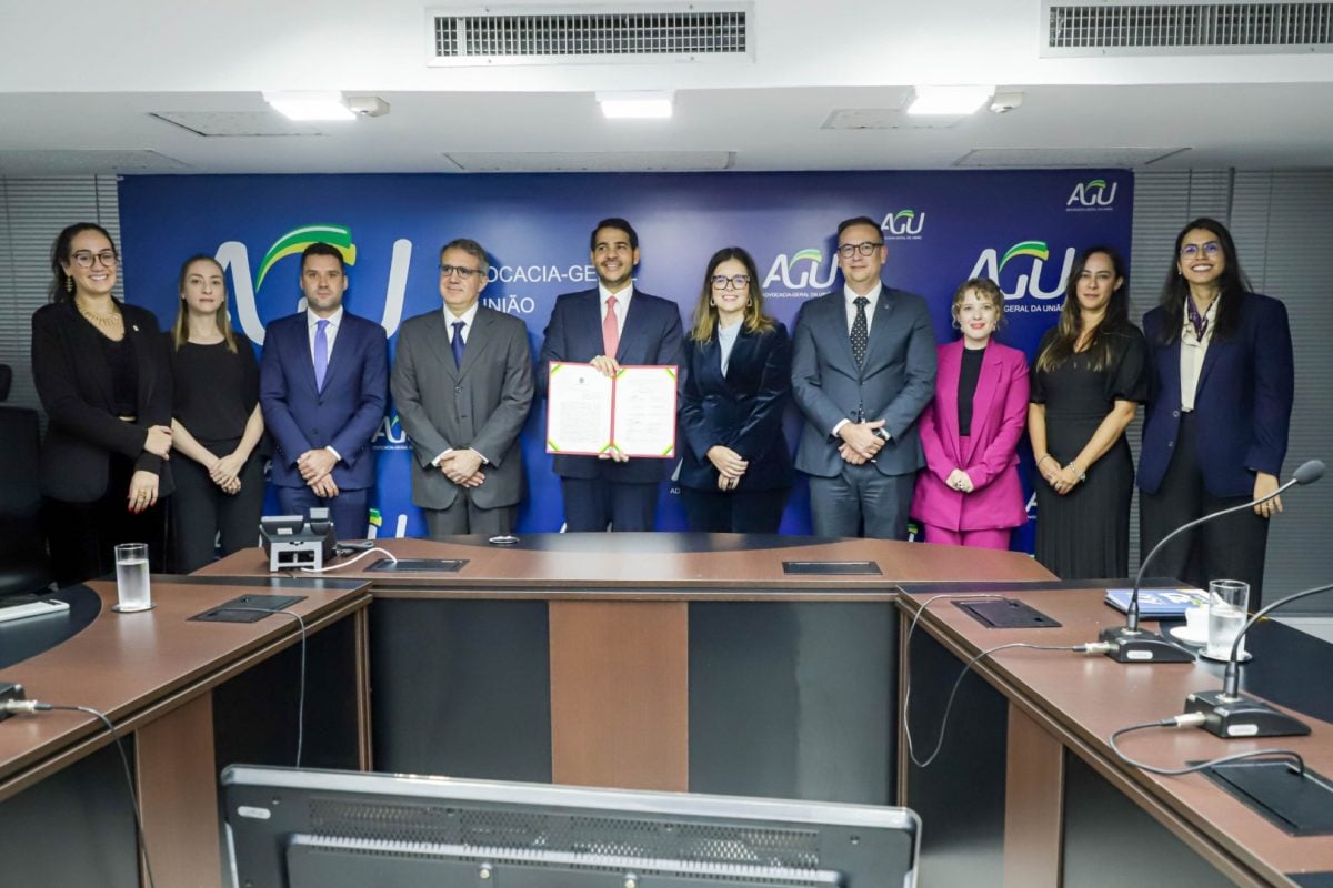 AGU e plataformas digitais assinam protocolo para combater fake news sobre o RS – Política – CartaCapital