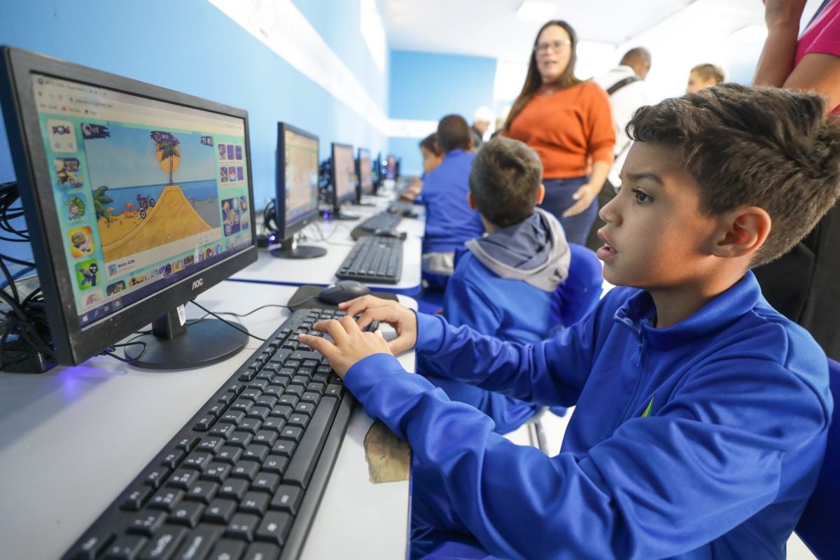 Apenas 11% das escolas têm internet na velocidade adequada, diz pesquisa – Educação – CartaCapital
