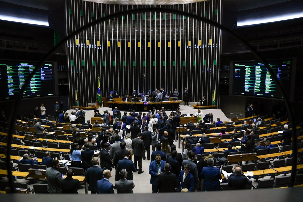 Bolsonaristas derrubam veto e retomam proibição de gastos contra a 'família tradicional' na LDO – Política – CartaCapital