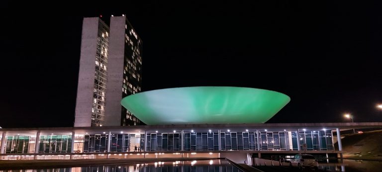Congresso se ilumina de verde pelo Dia Mundial de Conscientização sobre a Doença Celíaca - Notícias