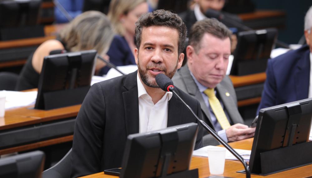 Conselho de Ética adia votação do parecer de Boulos pelo arquivamento de ação contra Janones – CartaExpressa – CartaCapital