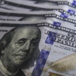 Dólar sobe para R$ 5,35 em meio a tensões com medida provisória