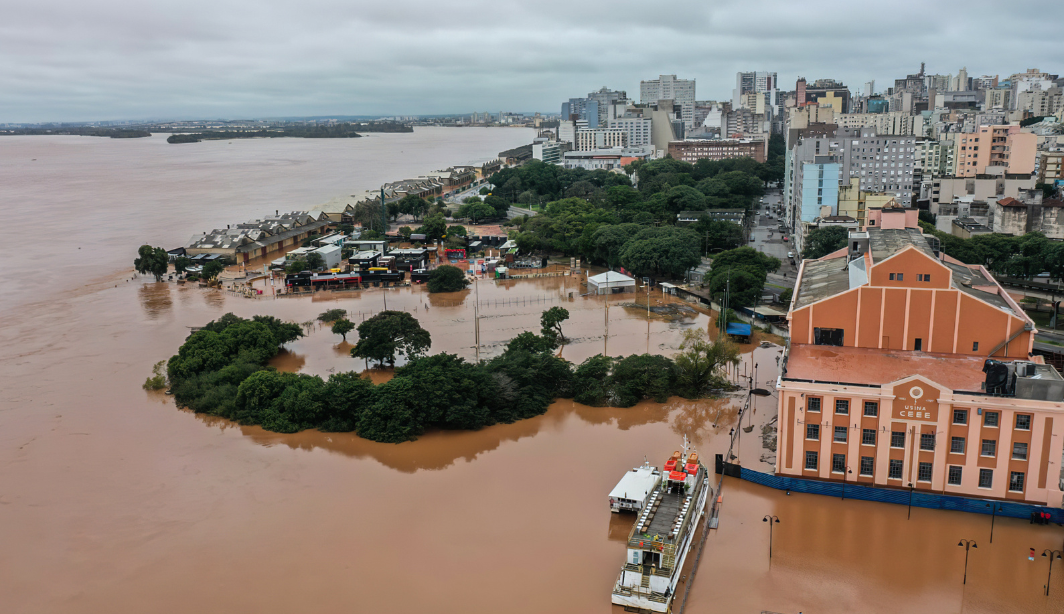 Eduardo Leite faz apelo para que moradores em áreas de risco abandonem casas e busquem abrigo – Sociedade – CartaCapital