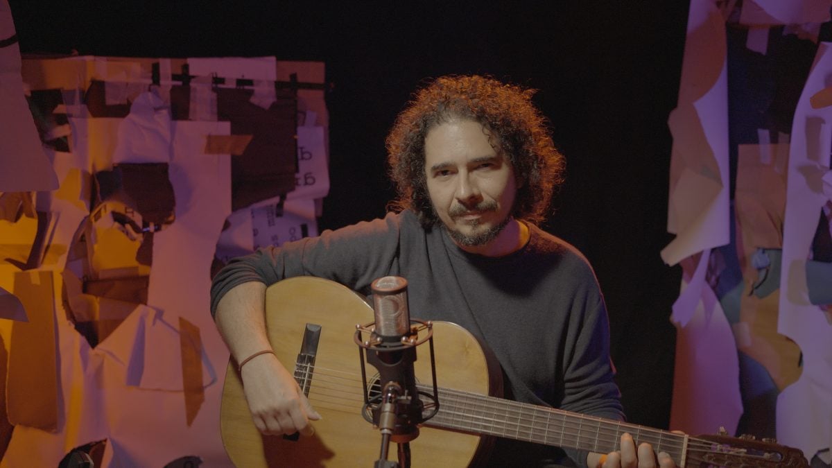 Juliano Holanda faz uma provocação sobre a verdade em novo disco de voz e violão – Augusto Diniz