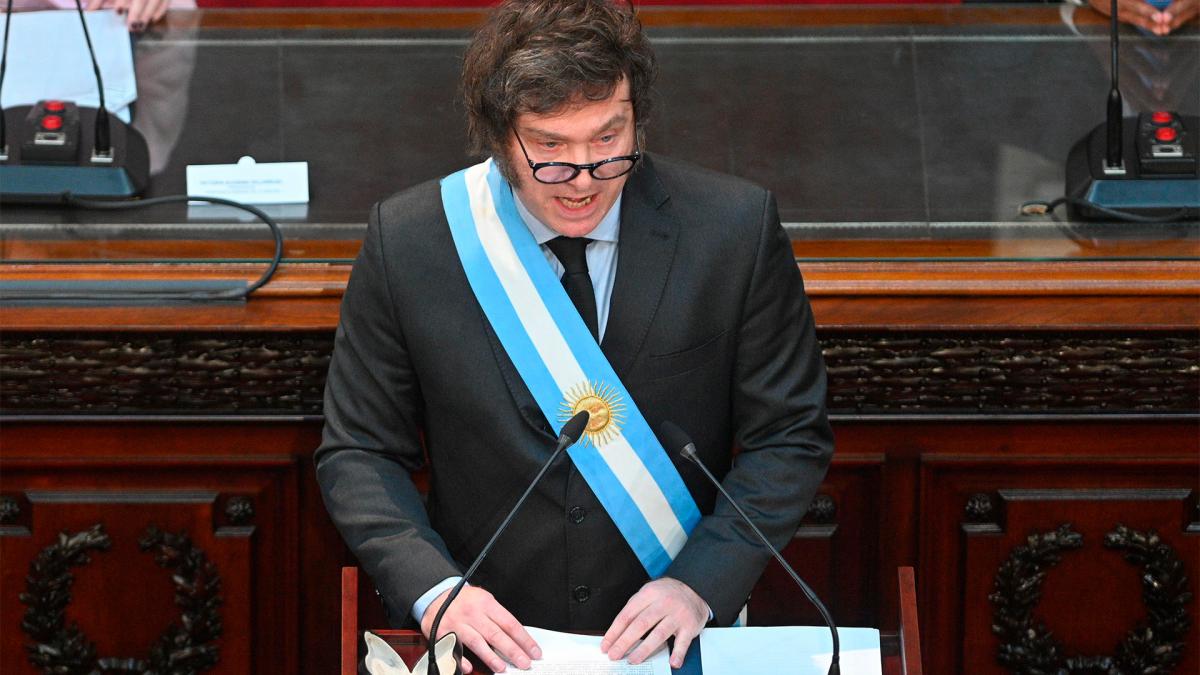 Justiça argentina ordena que governo Milei entregue alimentos a cozinhas comunitárias – Mundo – CartaCapital
