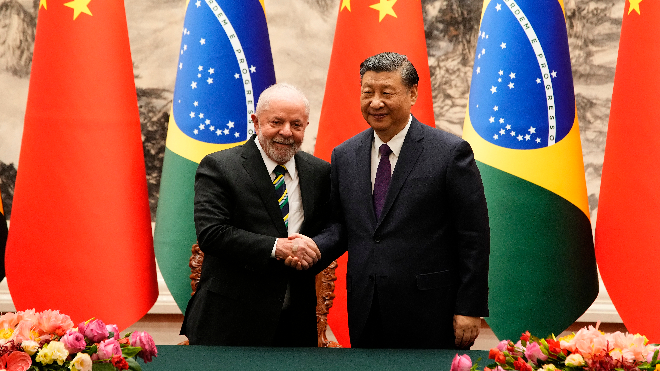Lula quer desdolarização proposta pela China, mas comércio exterior do Brasil é dominado pelo dólar