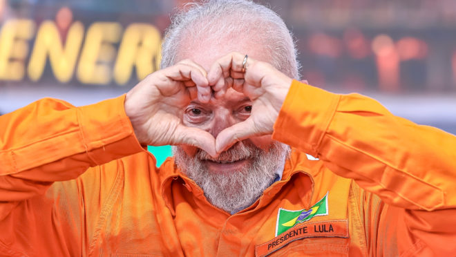 Lula quer resgatar velha Petrobras para tocar projetos de interesse do governo
