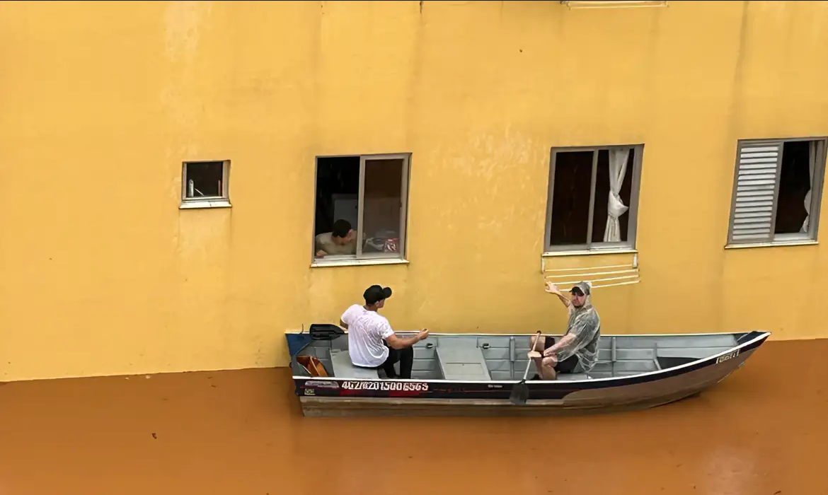 Morador de Canoas descreve fuga de alagamentos e diz que vive pesadelo – Sociedade – CartaCapital