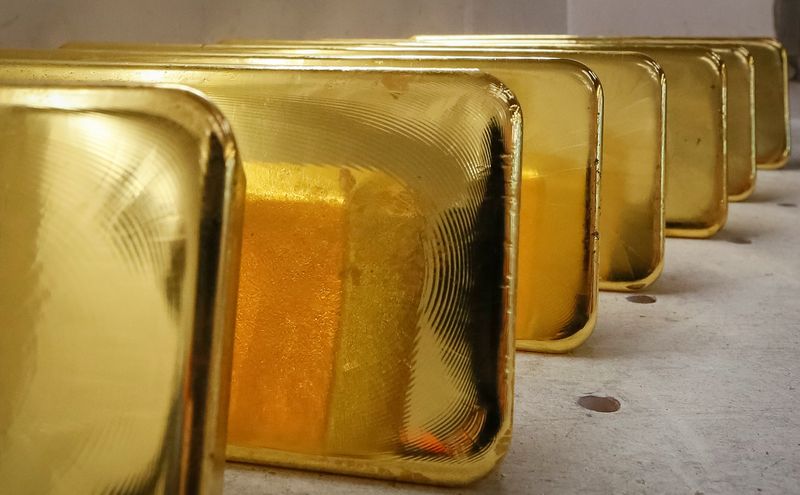 &copy; Reuters Ouro bate máxima histórica e prata sobe a nível mais elevado desde 2013