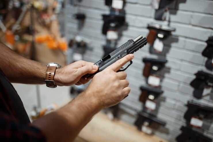 Registros de posse de armas de fogo caem mais de 50% com Lula, diz levantamento – Sociedade – CartaCapital