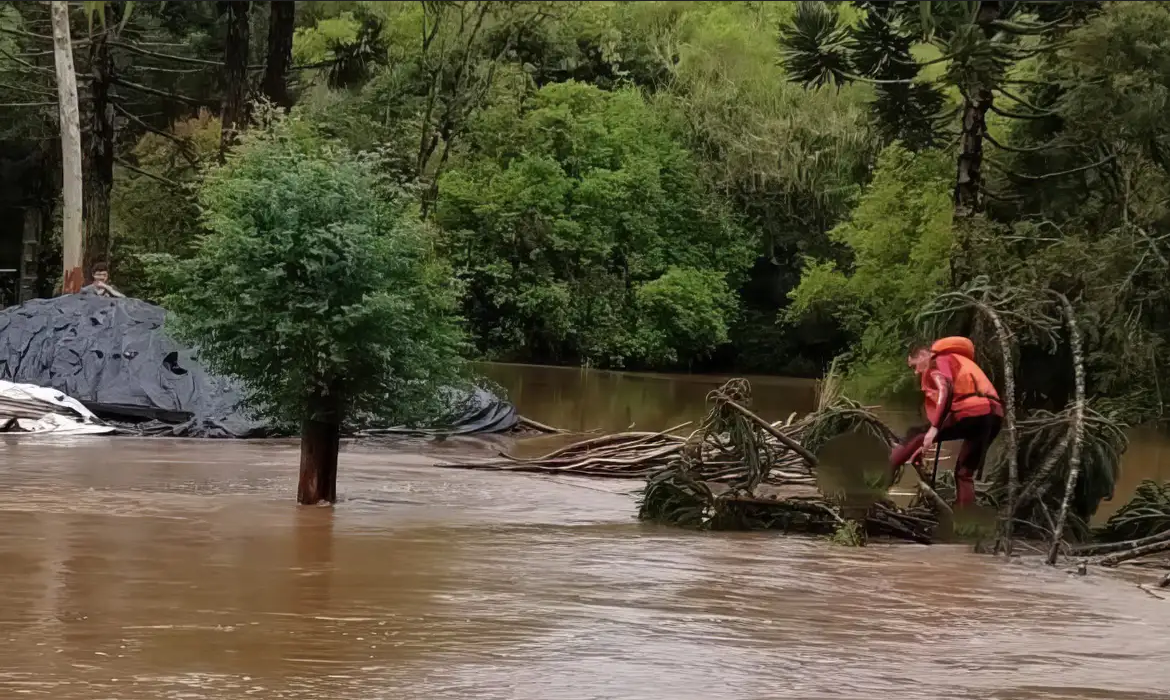 Santa Catarina segue com chuva e previsão de enchente e ventos fortes – Sociedade – CartaCapital