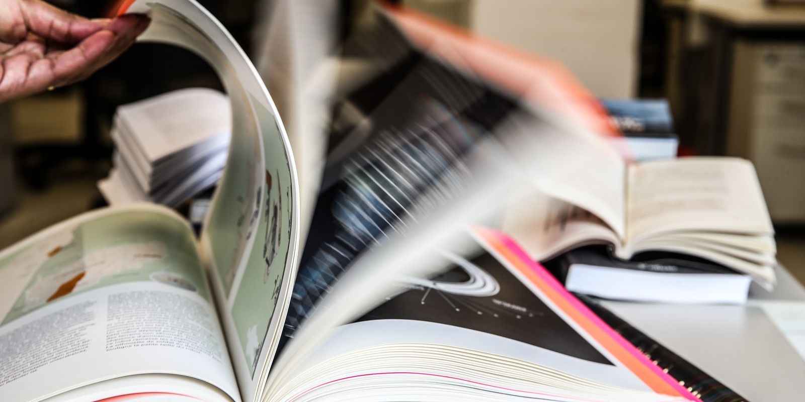 Faturamento de editoras com conteúdo digital tem alta de 39% em 2023