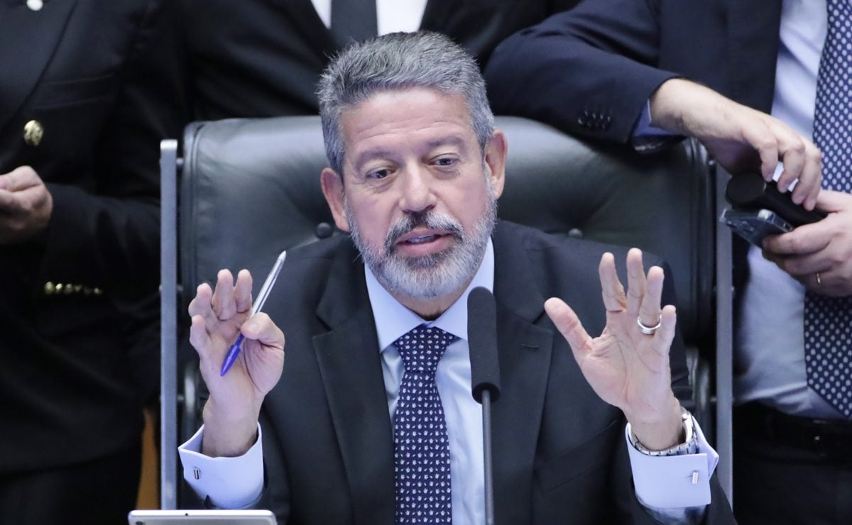 A nova justificativa de Lira para interromper a tramitação do PL das Fake News – CartaCapital