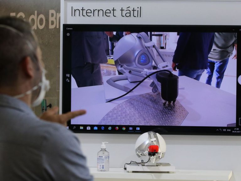 Tecnologia - Feira de C&amp;T - 5g - Pesquisa e Inovação - Exposição de tecnologia 5G Digital Day no Salão Negro do Congresso Nacional