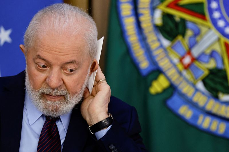 &copy; Reuters Desaprovação a Lula vai a 47% e iguala pior índice da série histórica, mostra Atlas
