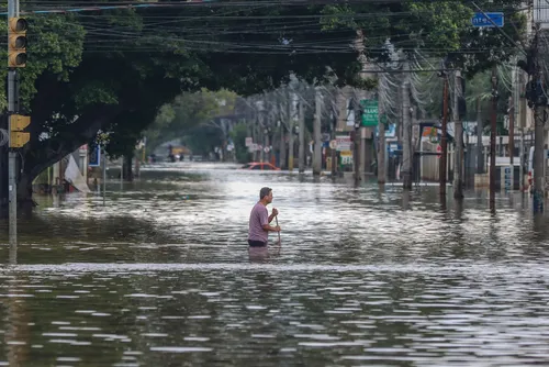 Enchentes no Rio Grande do Sul ligam alerta para agravamento