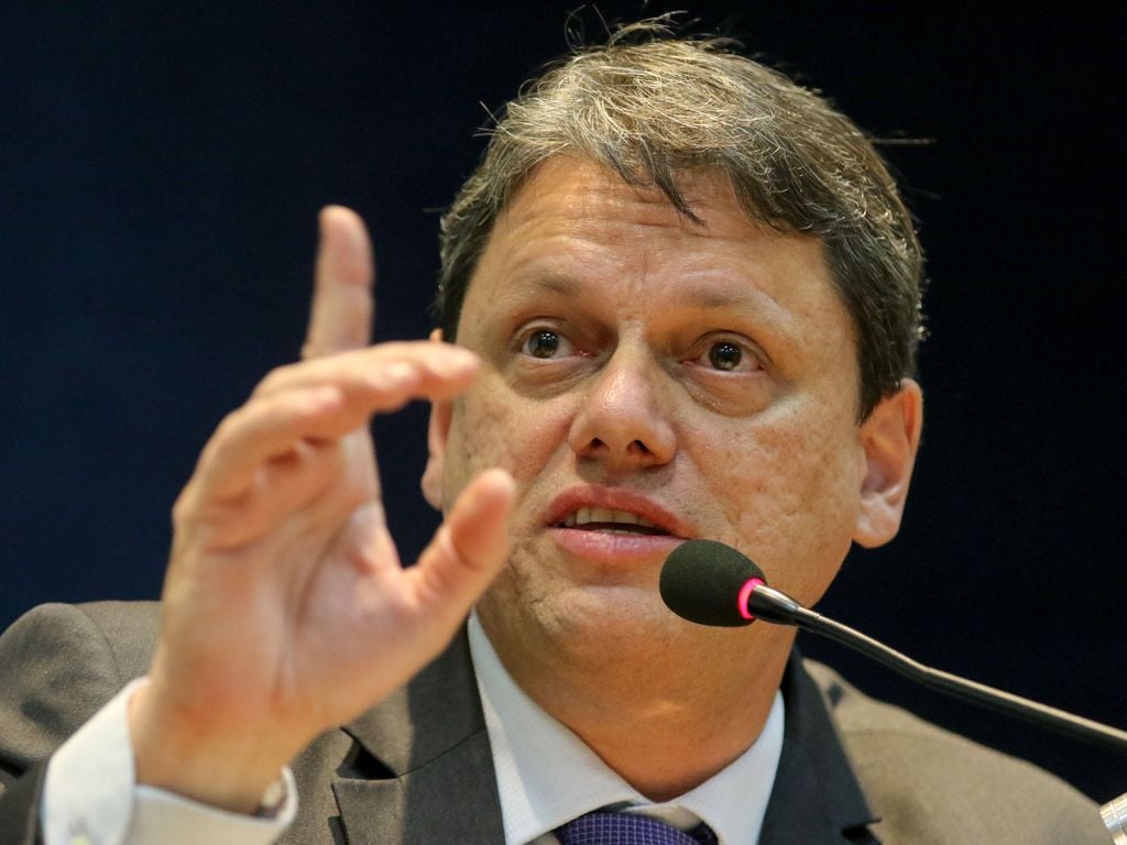 Escola cívico-militar de Tarcísio é inconstitucional, diz AGU ao STF – Política – CartaCapital
