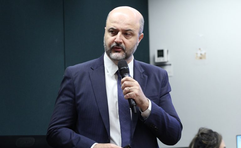 Seminário - Fórum sobre Câncer de Cabeça e Pescoço. Cirurgião e Vice-Presidente da Sociedade Brasileira de Cirurgia de Cabeça e pescoço - Sociedade Brasileira de Cirurgia de Cabeça e pescoço, José Guilherme Vartanian