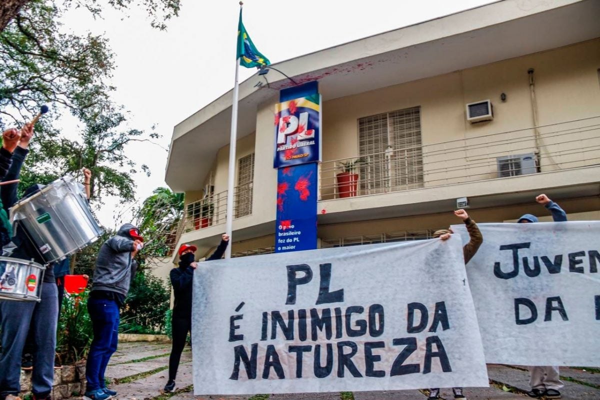 MST protesta em sede do PL em SP contra leis que buscam flexibilizar a legislação ambiental – CartaExpressa – CartaCapital