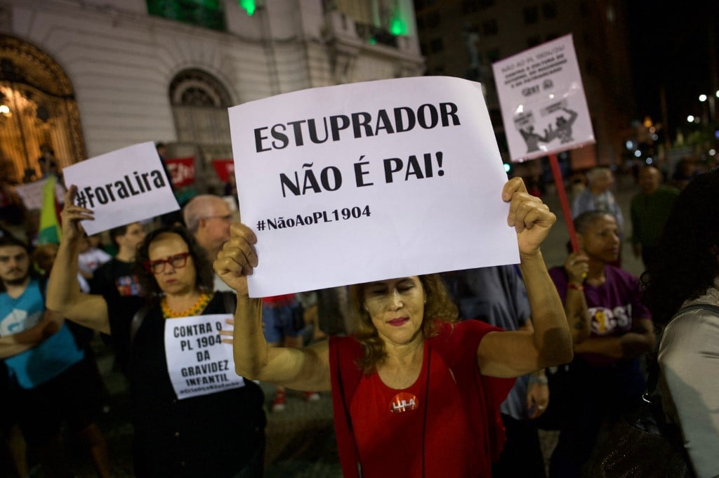 Manifestantes fazem atos contra o PL que equipara aborto a homicídio – Sociedade – CartaCapital