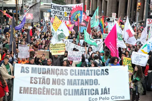 Marcha Global pelo Clima em Porto Alegre pede