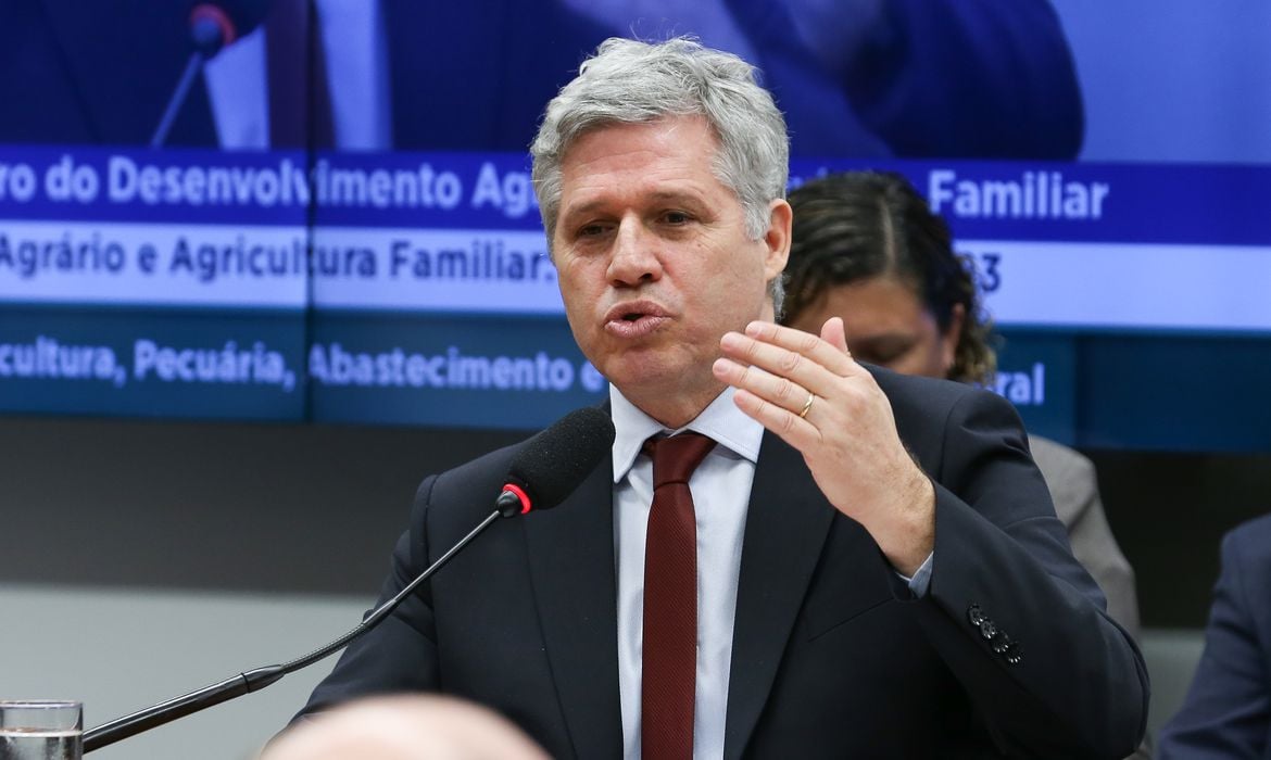 Novo edital do leilão de arroz sai em até 10 dias, diz Paulo Teixeira – Sociedade – CartaCapital