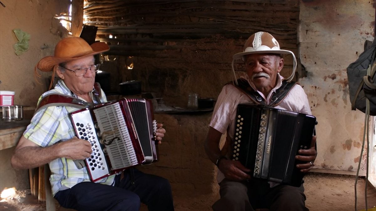 Premiado na Bahia, documentário resgata a sanfona de 8 baixos no sertão – Augusto Diniz
