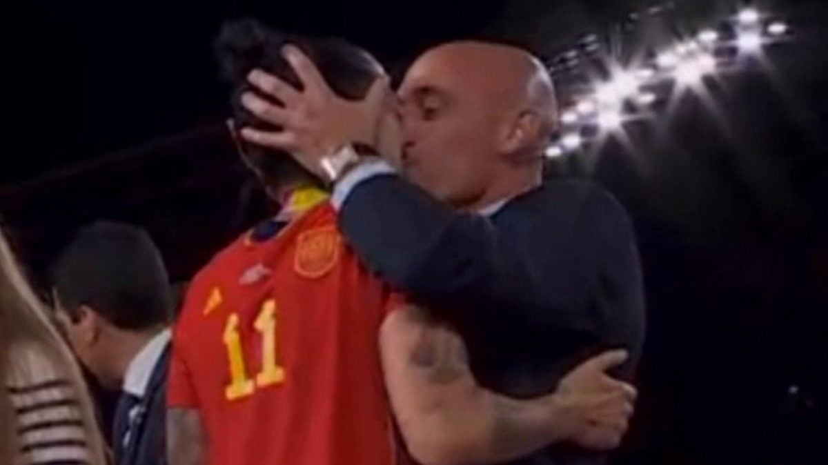 Rubiales será julgado em fevereiro de 2025 por beijo forçado em Jenni Hermoso – Esporte – CartaCapital