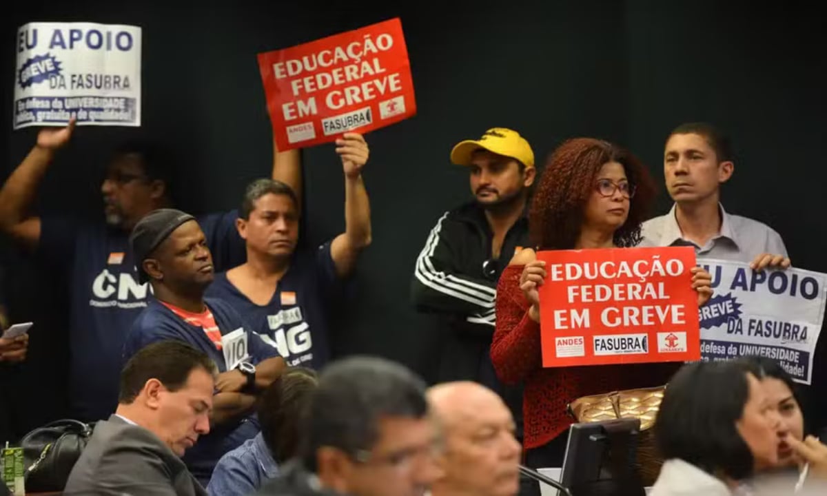 Servidores da educação veem avanço nas negociações, mas não definem fim da greve – Educação – CartaCapital