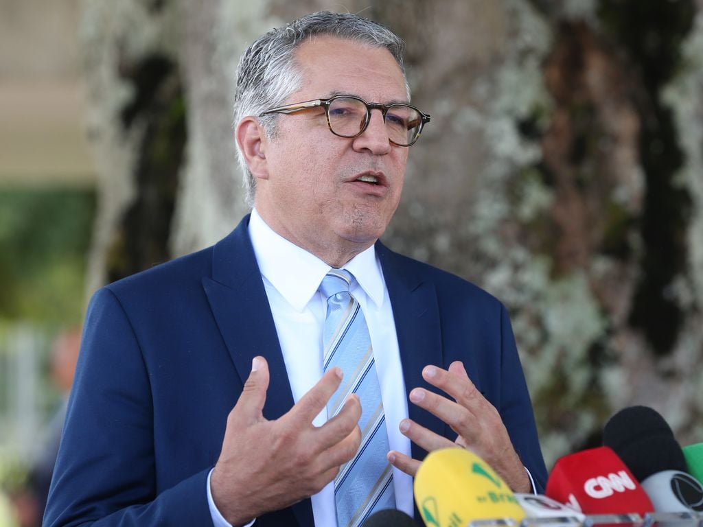 Taxa para compras de até US$ 50 não incidirá sobre medicamentos, diz Padilha – Política – CartaCapital