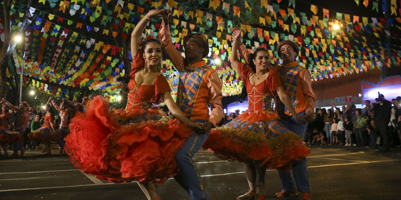 Festejos de São João movimentam cidades do Nordeste