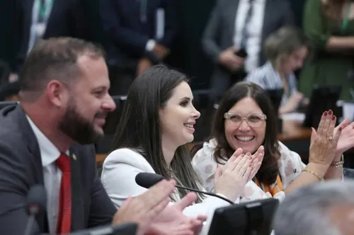 'Aliança de fundamentalismos' faz avançar pauta reacionária