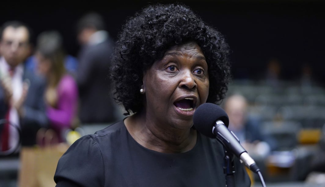Benedita da Silva pede 'correção necessária' após fala de Zambelli – Política – CartaCapital