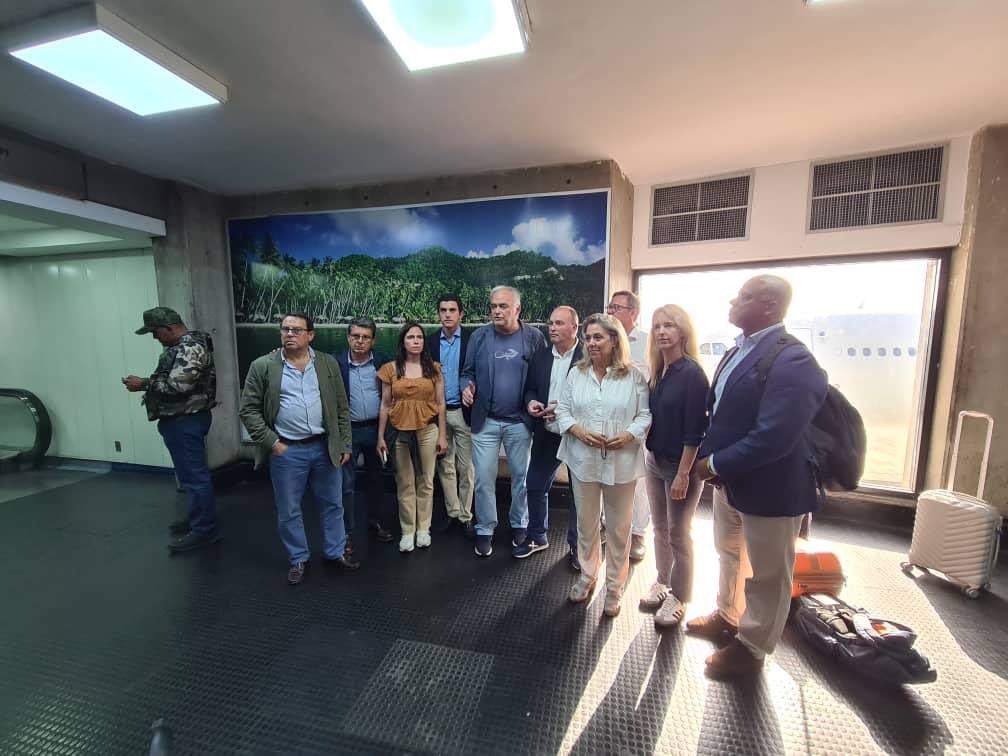 Deputados espanhóis dizem ter sido impedidos de entrar na Venezuela para acompanhar a eleição – CartaExpressa – CartaCapital
