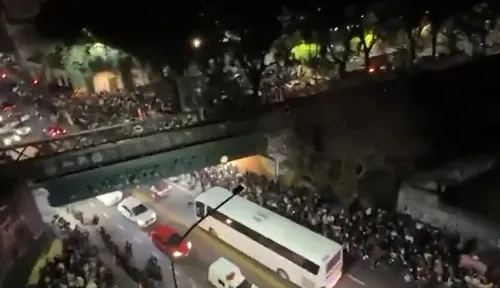 Governo Milei incentiva cerco à embaixada venezuelana