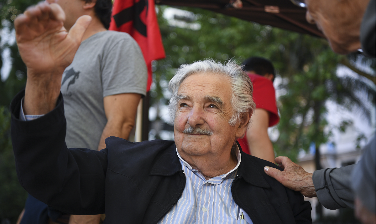 Mujica vive 'momento mais difícil' de tratamento para câncer, afirma sua esposa – Mundo – CartaCapital