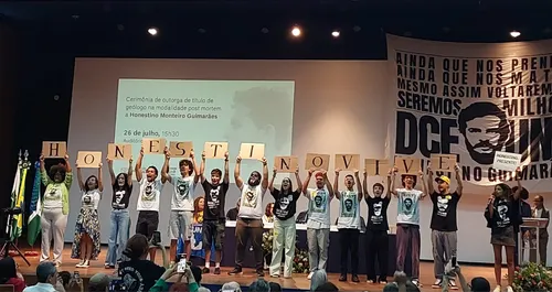 UnB entrega diploma póstumo à família de Honestino
