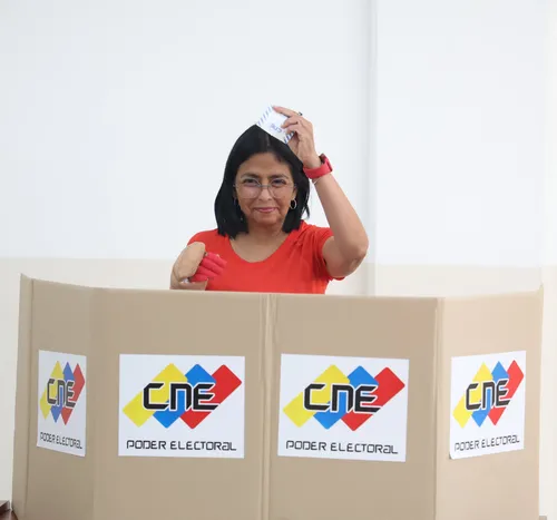 Votamos por paz, democracia e recuperação da economia