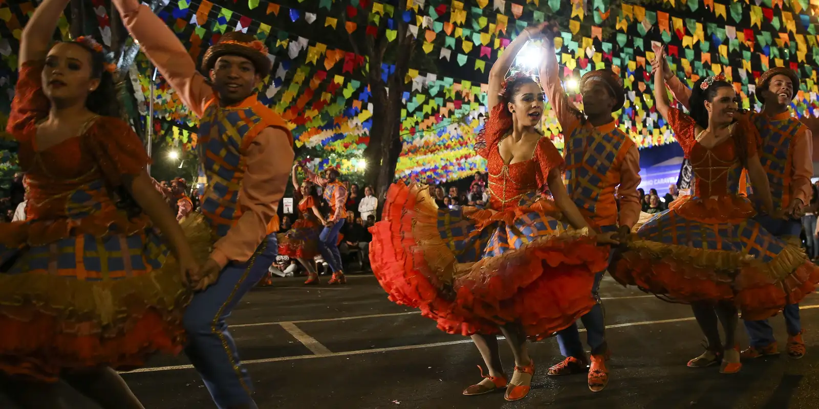 Compositores resgatam tradição das festas juninas no Nordeste