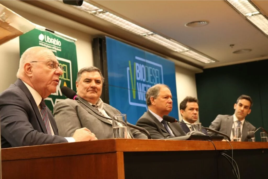 Debatedores defendem Imposto Seletivo mais alto para produção automobilística menos sustentável - Notícias