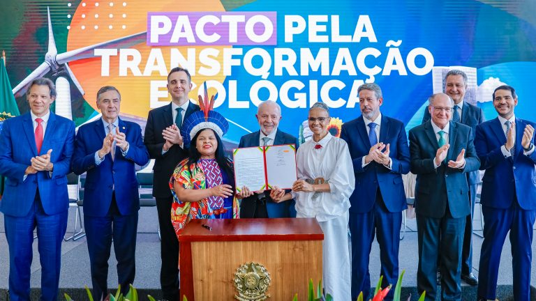 Executivo, Legislativo e Judiciário firmam Pacto pela Transformação Ecológica - Notícias