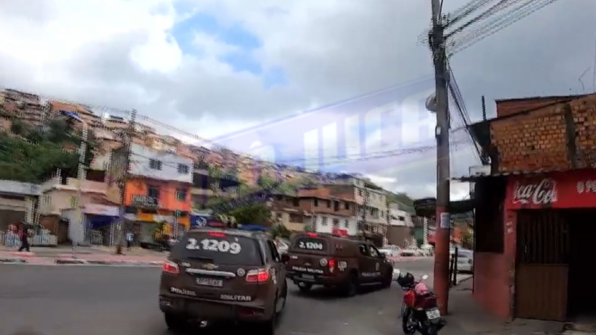 Rondesp faz incursão após tiroteio entre traficantes de facções rivais no Lobato