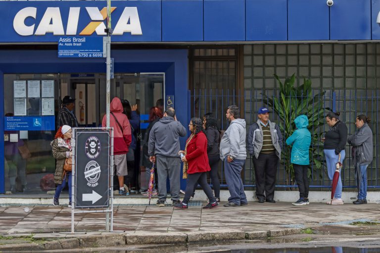 Comissão debate o impacto do fechamento de agências da Caixa Econômica Federal - Notícias