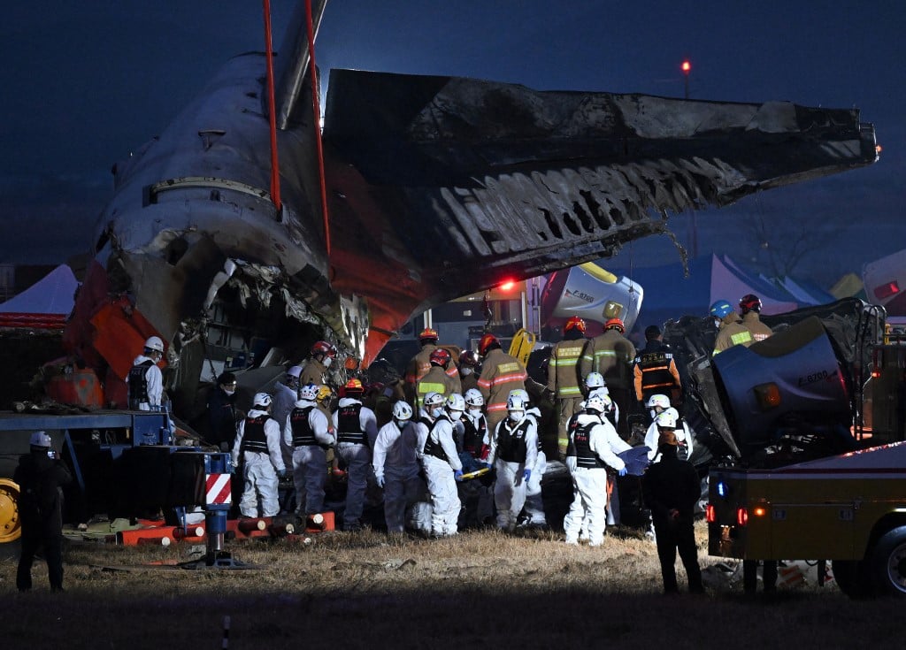 Comoção e lágrimas dão o tom no aeroporto de Muan após acidente com 179 mortes – Mundo – CartaCapital