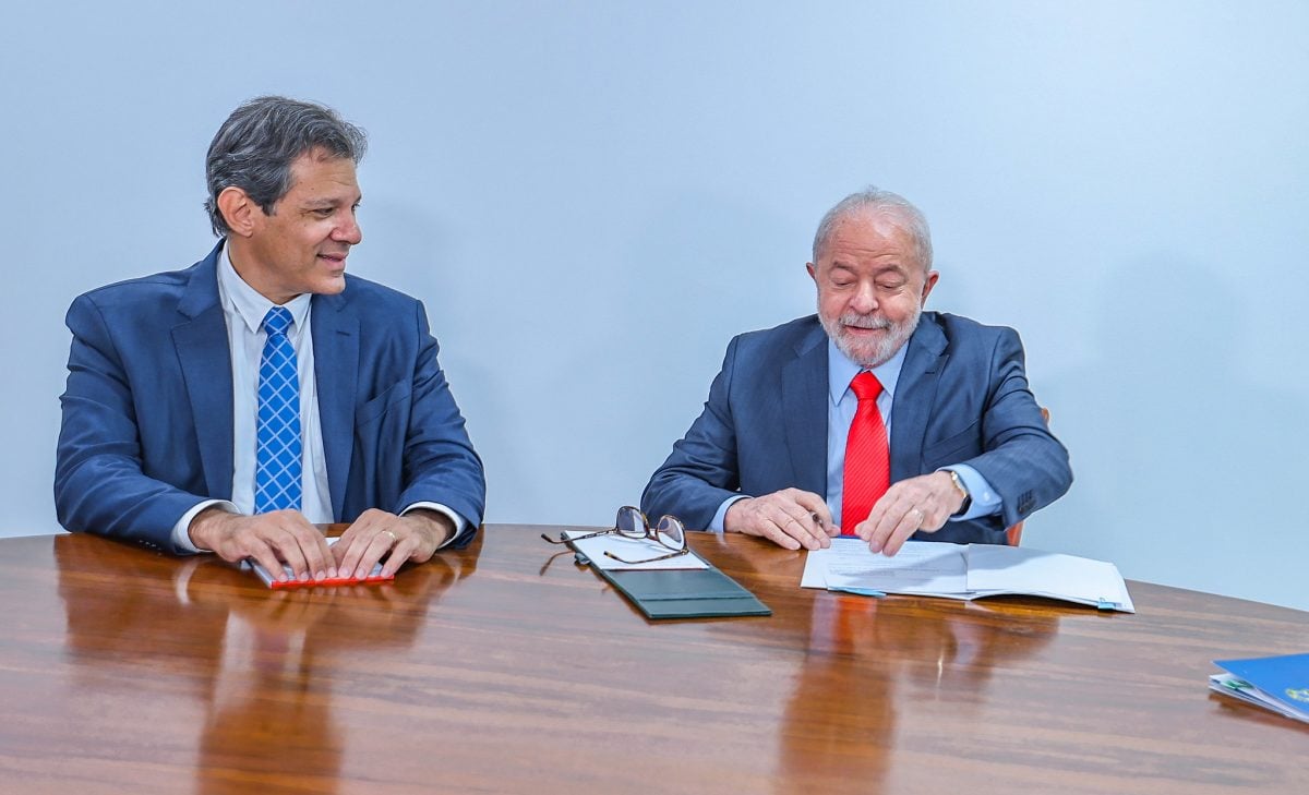 Lula assina decreto que aumenta o salário mínimo para R$ 1.518 em 2025 – Economia – CartaCapital