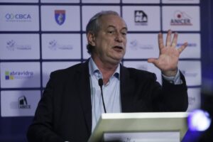 Justiça manda penhorar caminhonete de Ciro Gomes por dívida com advogados – Política – CartaCapital
