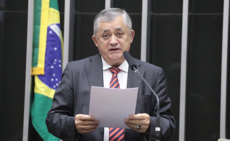 Discussão e votação de propostas legislativas. Dep. José Guimarães (PT - CE)