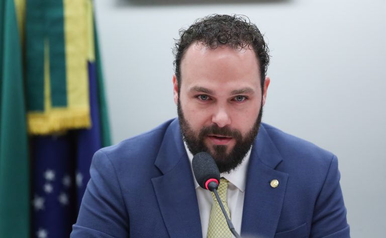 Audiência Pública - Cumprimento do piso salarial para os profissionais da Odontologia. Dep. Ulisses Guimarães (MDB - MG)